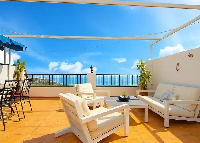 Willa 3 Bed With Stunning View Pc4 Nerja