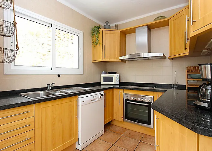 Willa 3 Bed With Stunning View Pc4 *